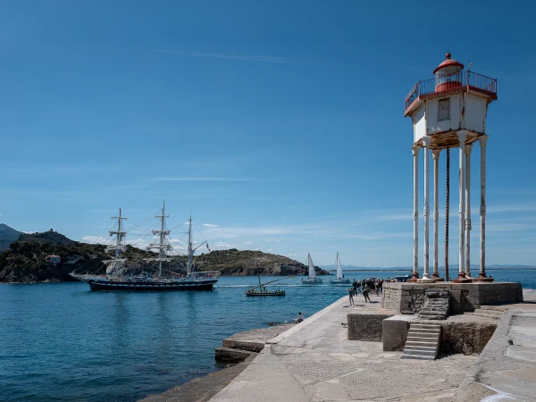 Escale à Port-Vendres - Un géant entre au port