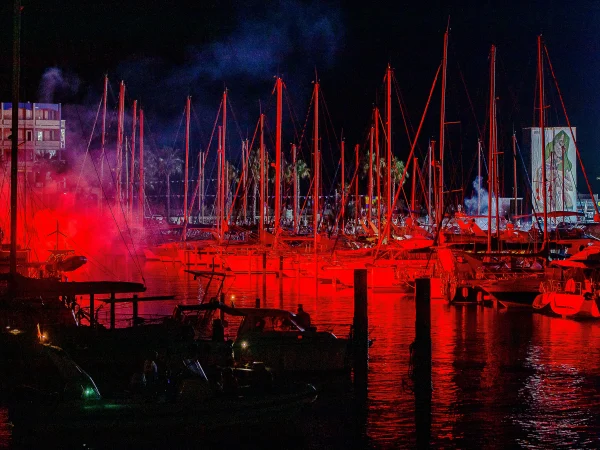 Quand le port voit rouge et s’embrase le 15 août