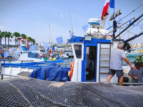 Matelot navigue sur les flots